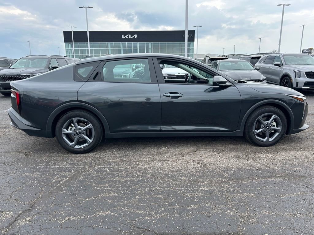 Used 2025 Kia K4 LXS image 8