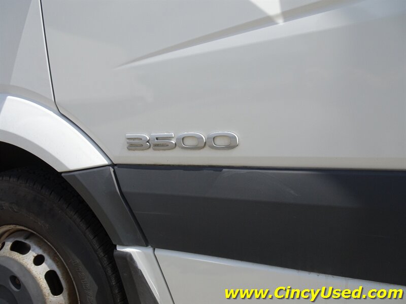 Used 2007 Dodge Sprinter 3500 RWD image 13