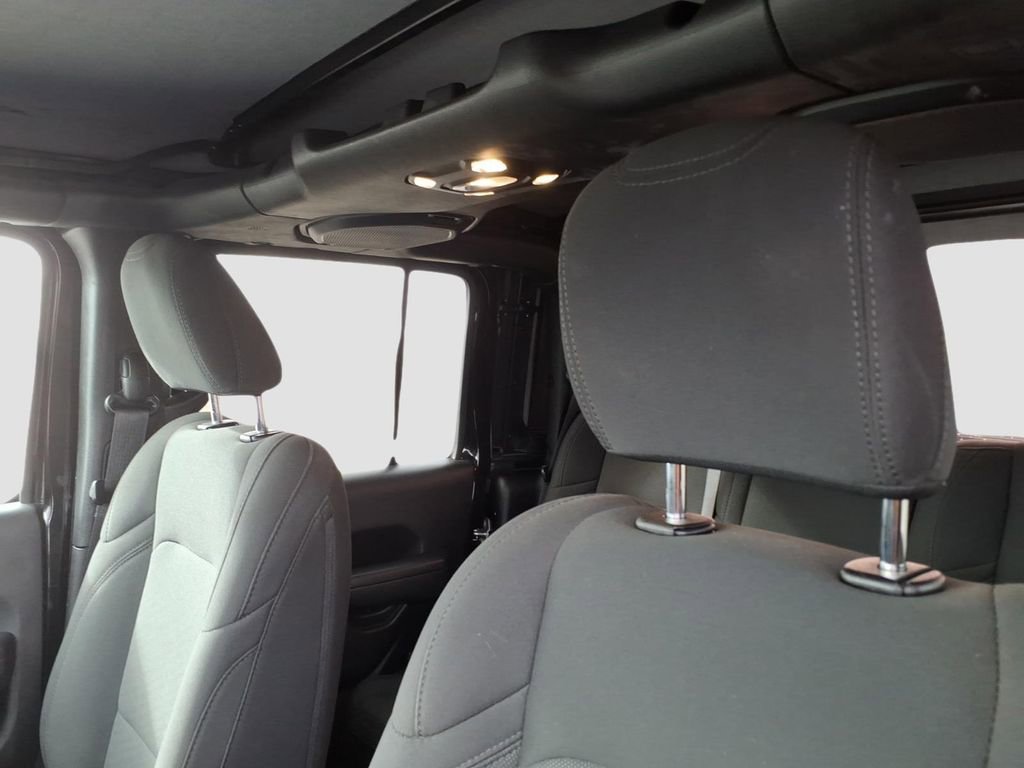 Used 2022 Jeep Gladiator Sport image 20