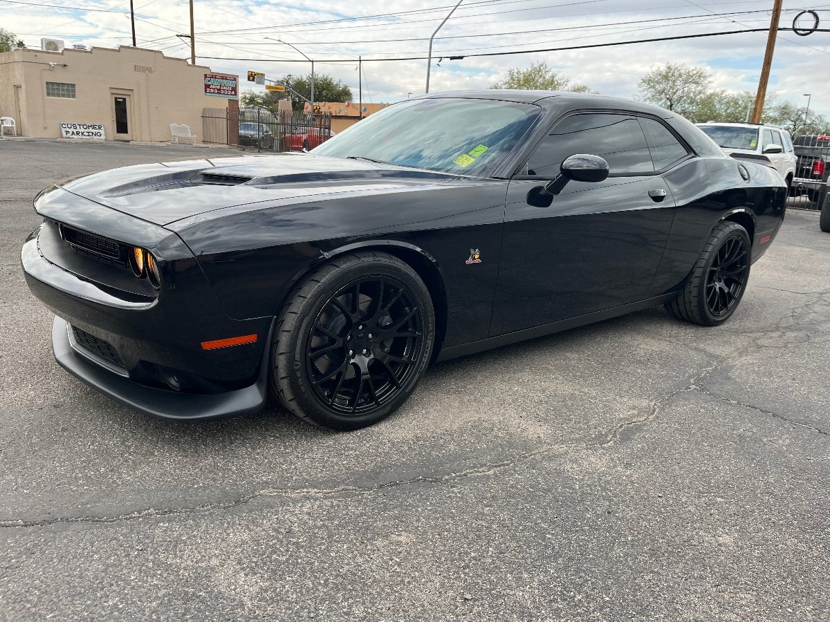 Used 2015 Dodge Challenger R/T Scat Pack w/ Leather Interior Group RWD image 10