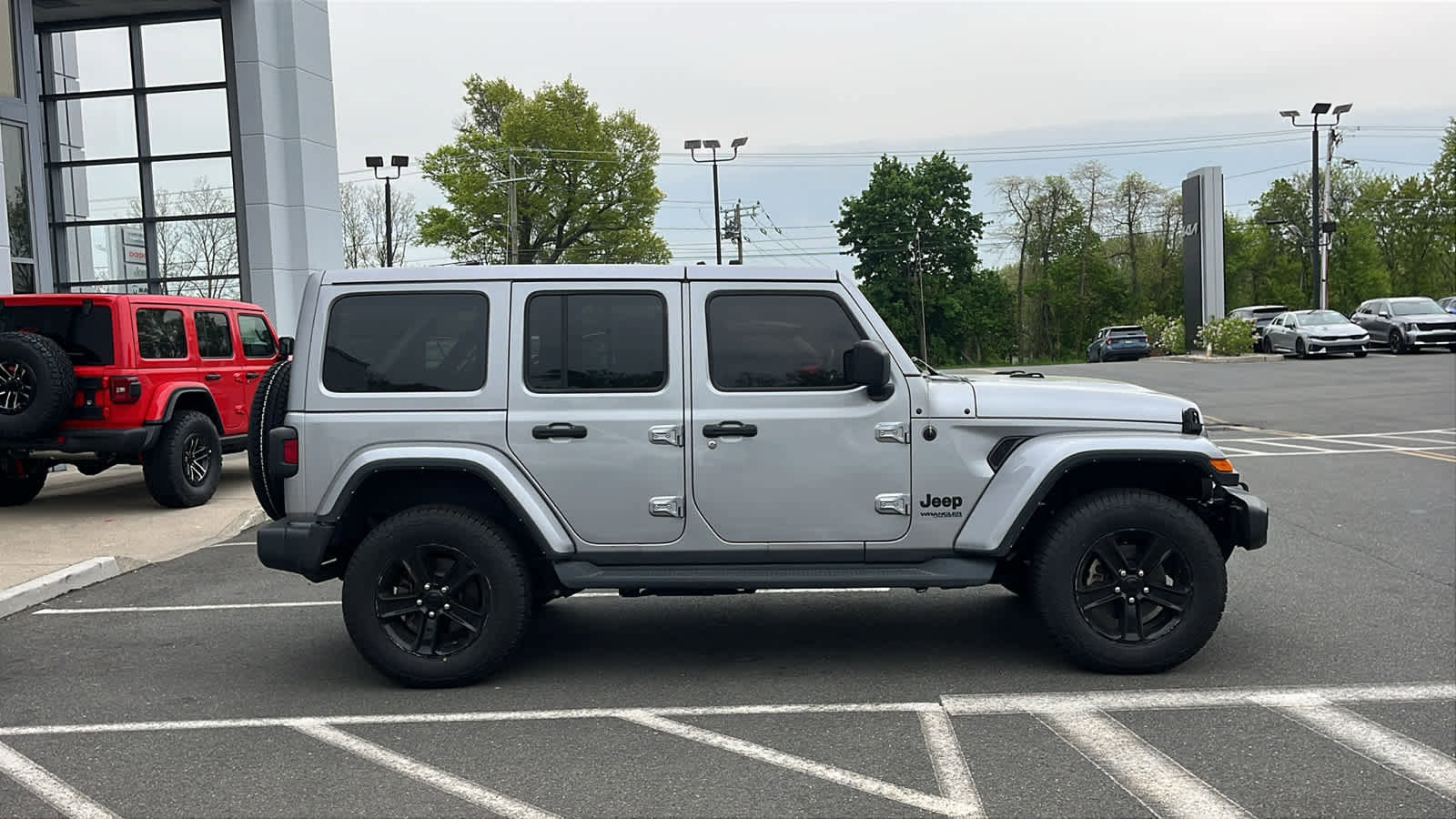 Certified 2021 Jeep Wrangler Unlimited Sahara AWD/4WD image 8