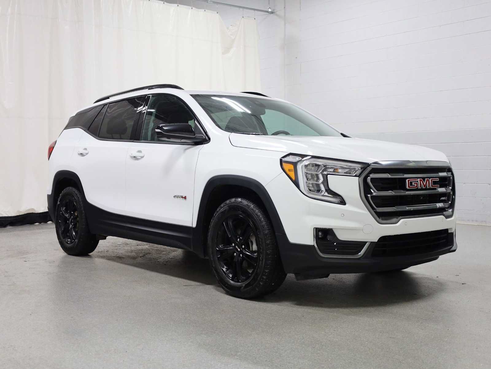 Used 2023 GMC Terrain AT4 w/ Tech Package AWD/4WD image 13