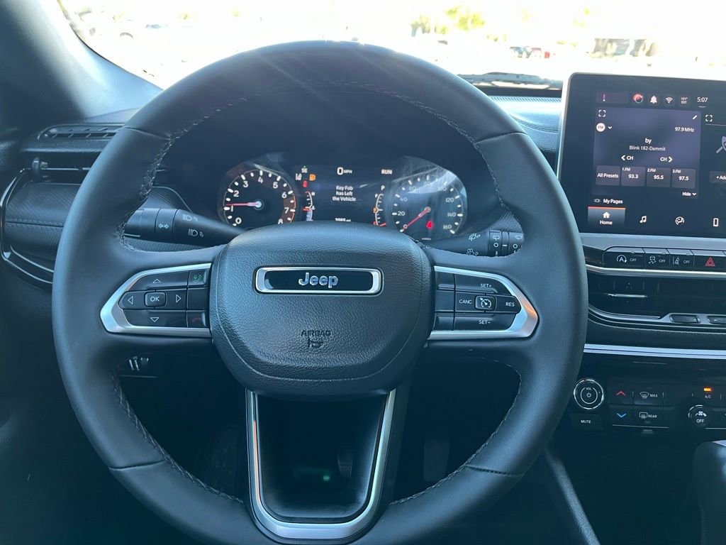 Used 2025 Jeep Compass Latitude w/ Altitude Special Edition image 28