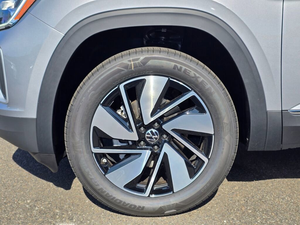 New 2025 Volkswagen Atlas SEL image 11