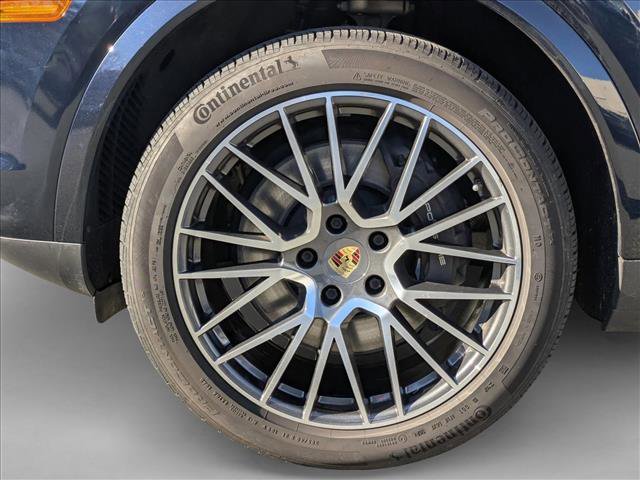 Used 2022 Porsche Cayenne image 25