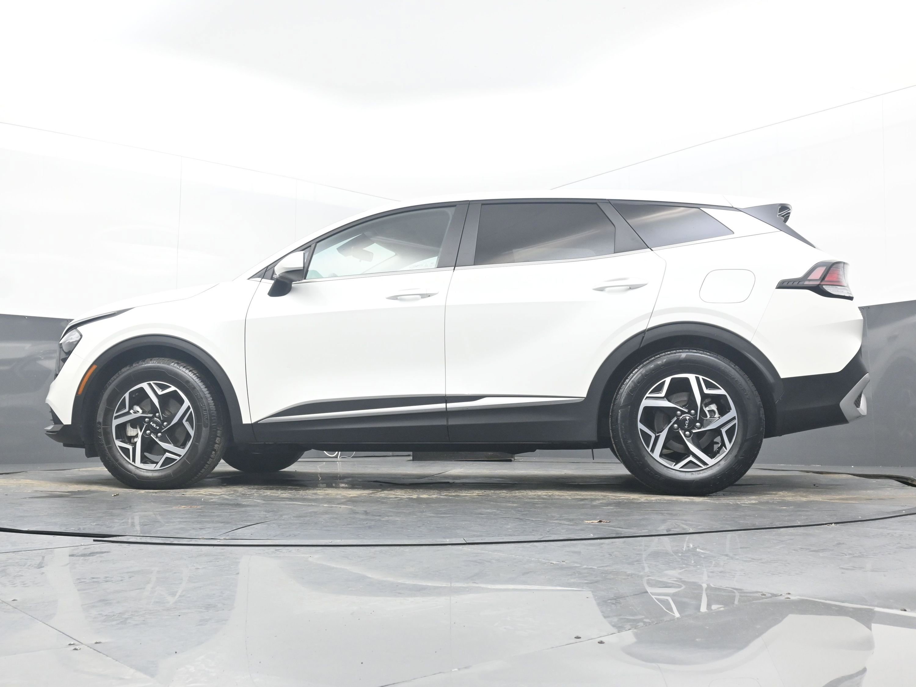 Used 2023 Kia Sportage LX image 27