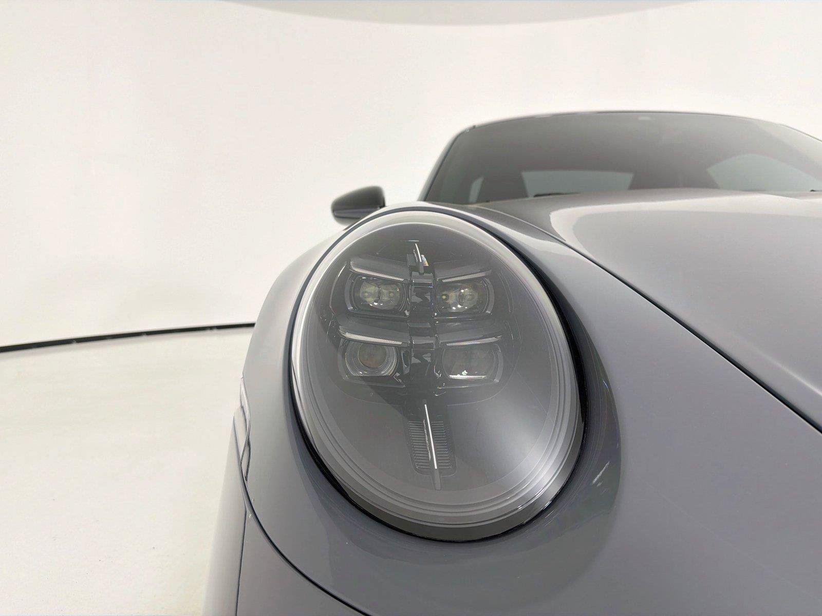 Used 2025 Porsche 911 GT3 RWD image 32