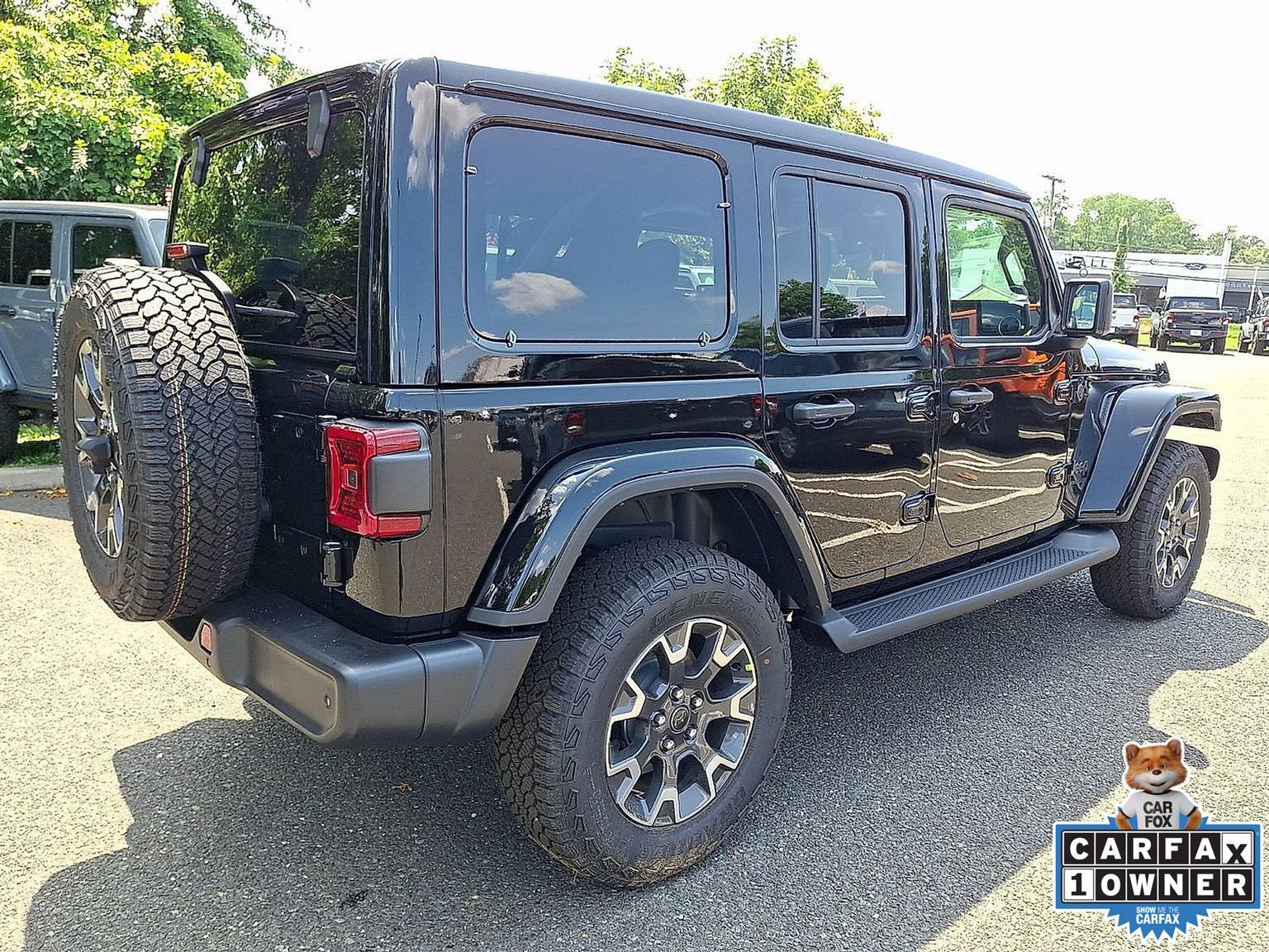 New 2026 Jeep Wrangler Unlimited Sahara AWD/4WD image 3