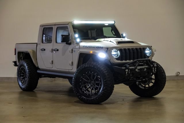 Used 2025 Jeep Gladiator Rubicon w/ Safety Group AWD/4WD image 8