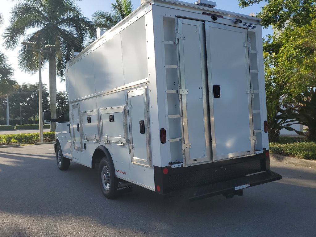 New 2026 GMC Savana 3500 w/ Power Convenience Package RWD image 3