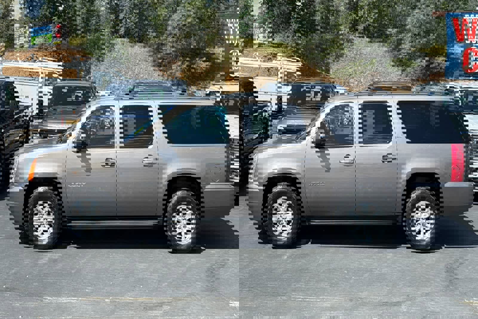 Used 2014 GMC Yukon XL SLT AWD/4WD image 7