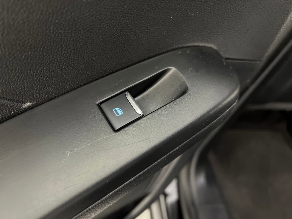 Used 2025 Ford Escape ST-Line image 16