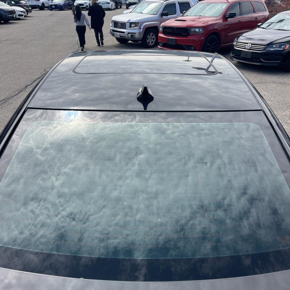 Used 2010 Cadillac CTS Premium image 30