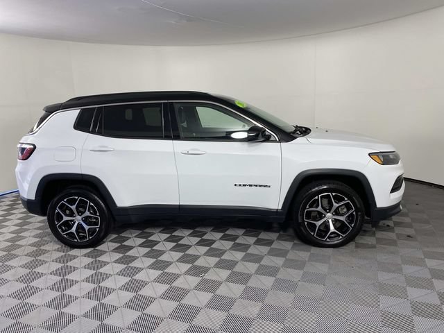 Used 2024 Jeep Compass Limited AWD/4WD image 10