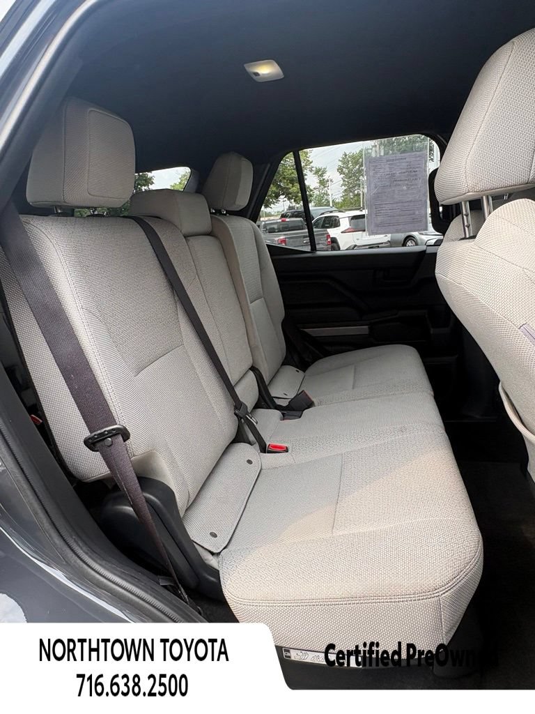 Used 2025 Toyota 4Runner SR5 AWD/4WD image 17