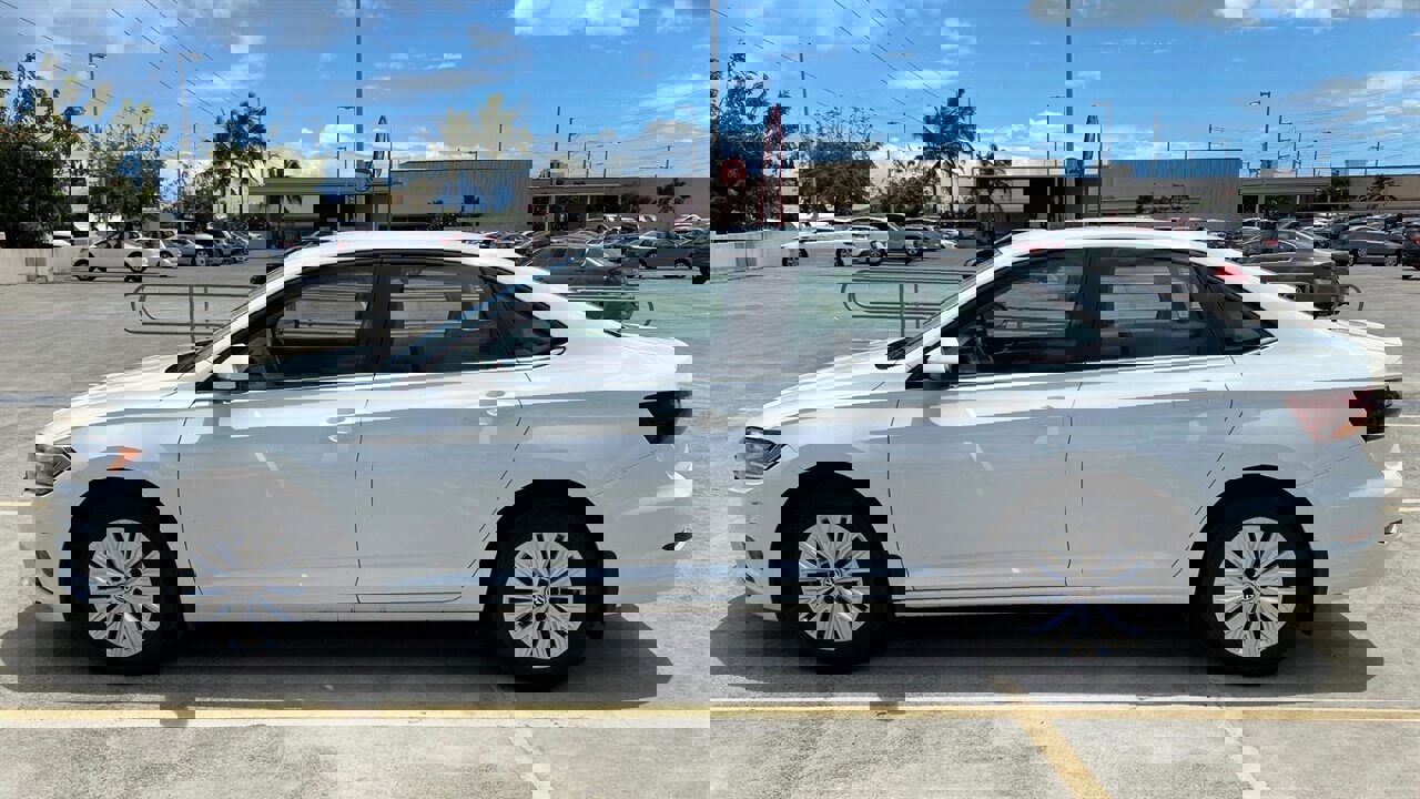 Used 2019 Volkswagen Jetta S w/ Driver Assistance Package FWD image 3