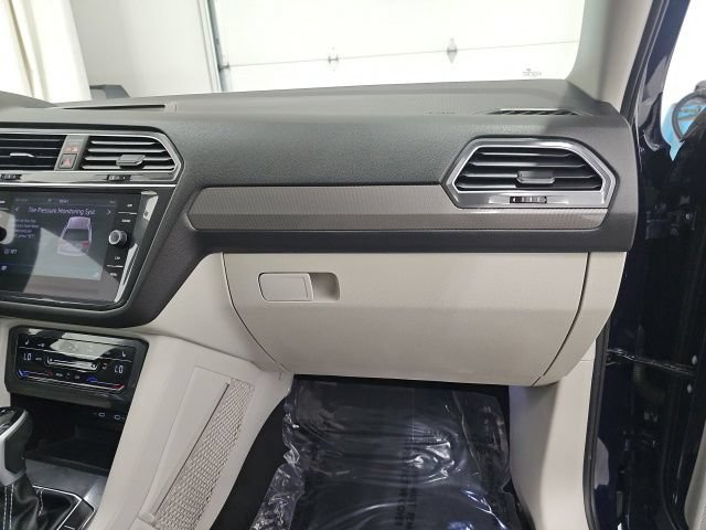 Used 2023 Volkswagen Tiguan SE w/ Panoramic Sunroof Package AWD/4WD image 37