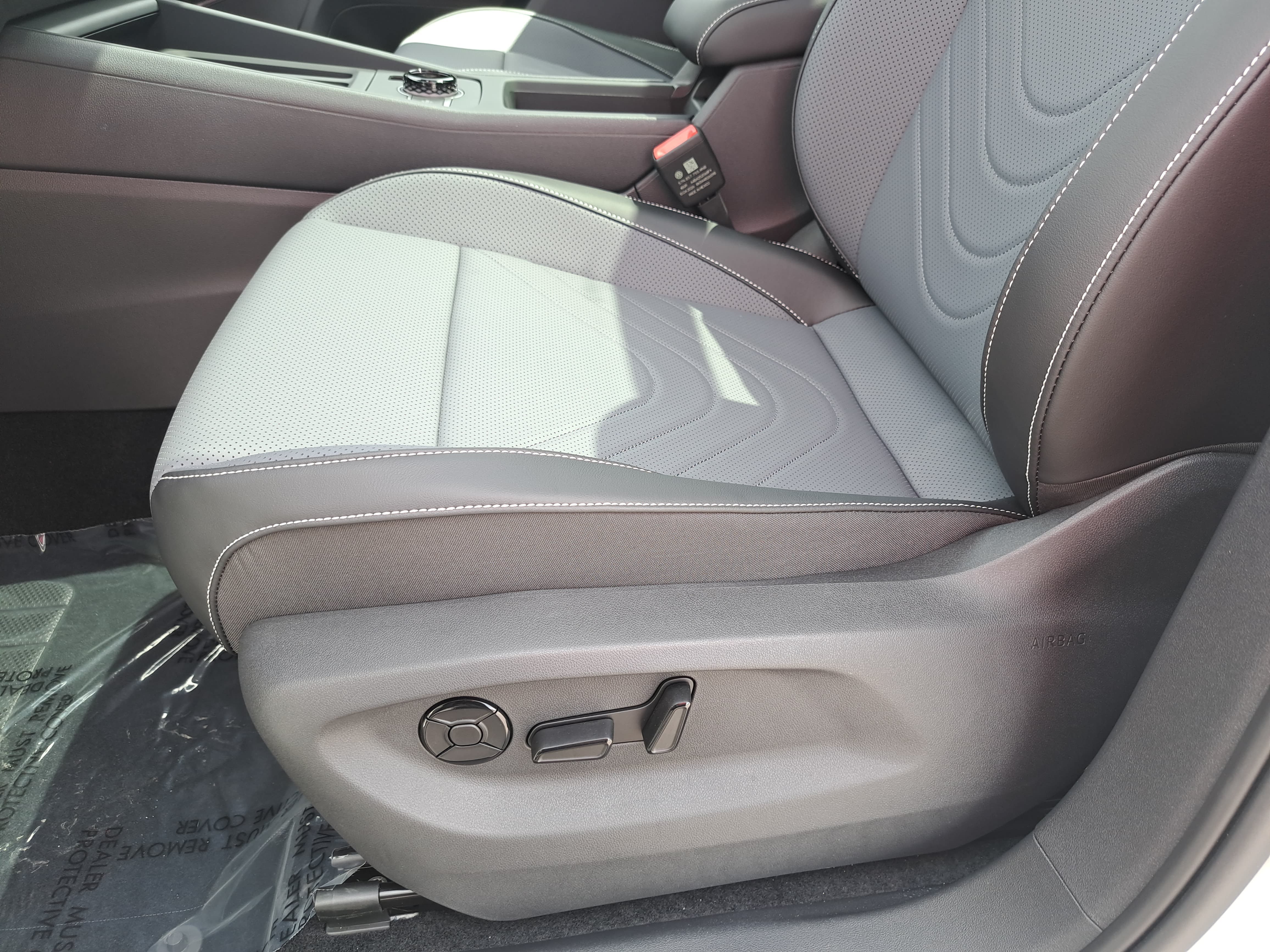 New 2026 Volkswagen Tiguan SE AWD/4WD image 26