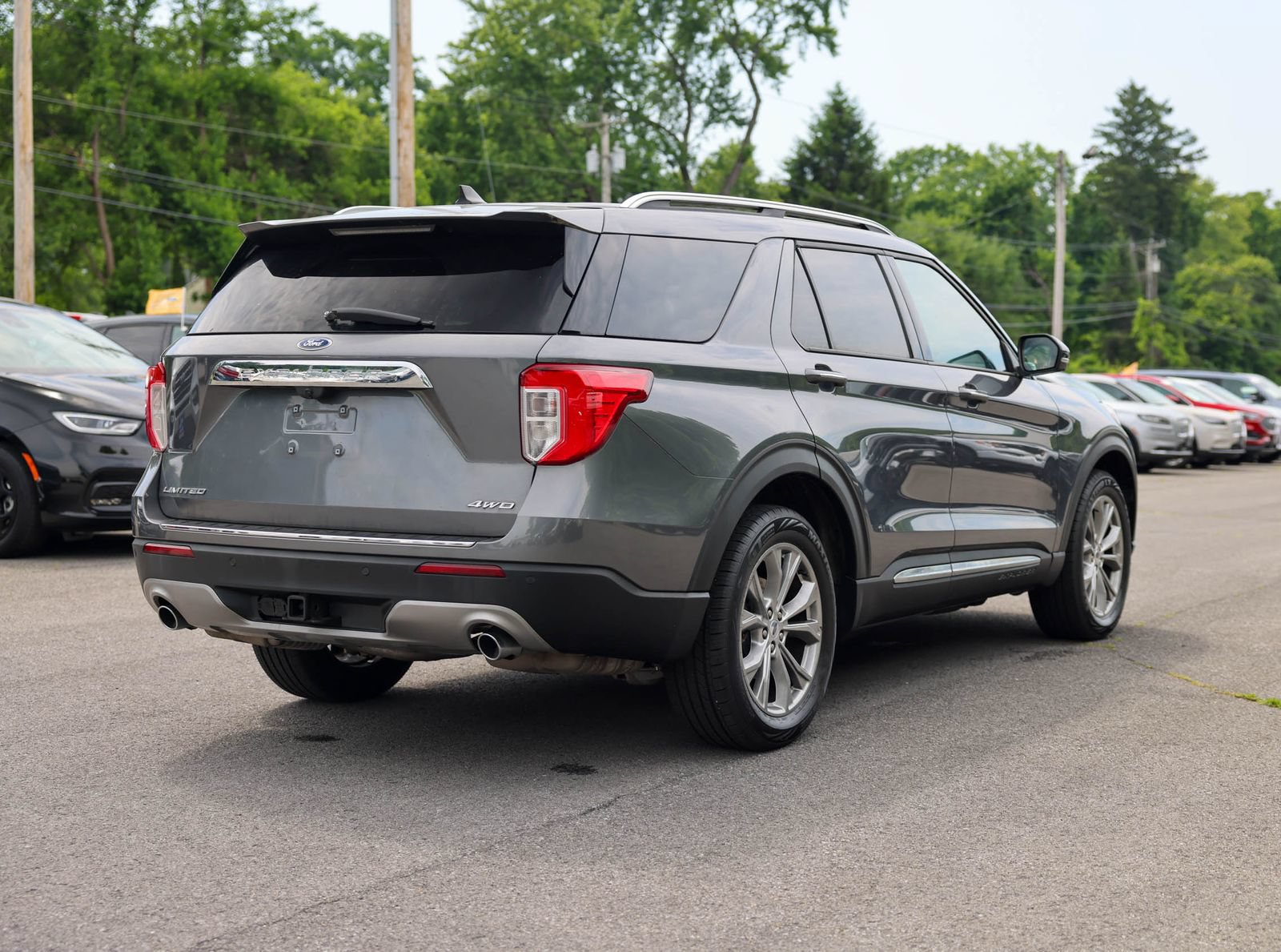 Used 2023 Ford Explorer Limited w/ Limited Technology Package AWD/4WD image 5