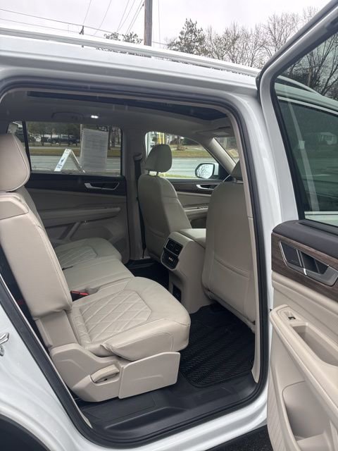 Used 2024 Volkswagen Atlas SEL Premium R-Line image 19