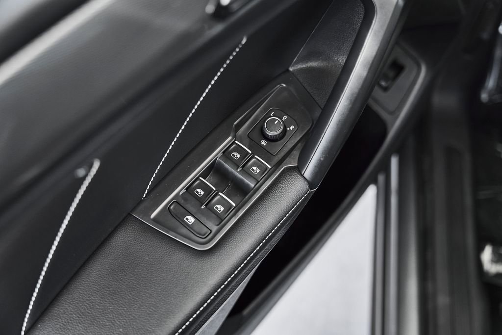 Used 2024 Volkswagen Tiguan Wolfsburg Edition FWD image 17