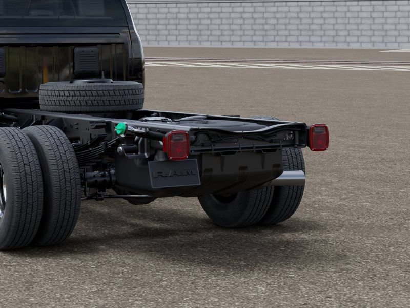 New 2025 RAM 3500 Big Horn AWD/4WD image 14