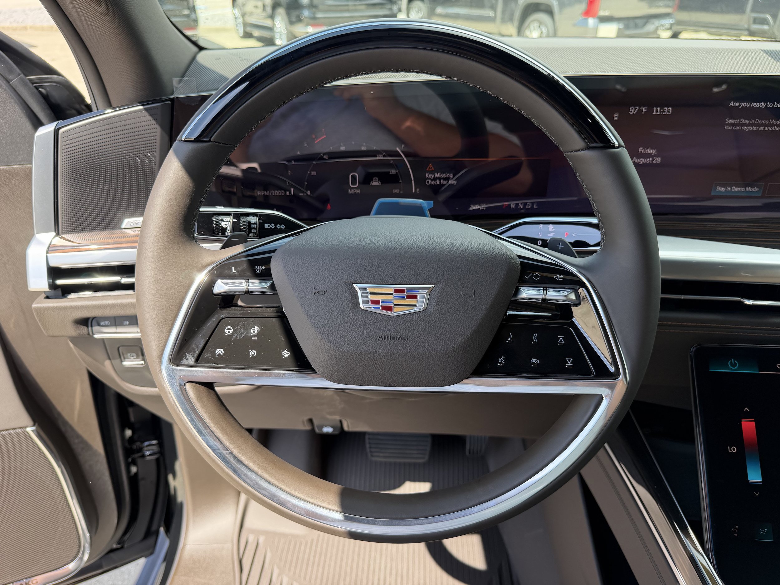 New 2026 Cadillac Escalade ESV Luxury w/ LPO, Floor Liner Package AWD/4WD image 25