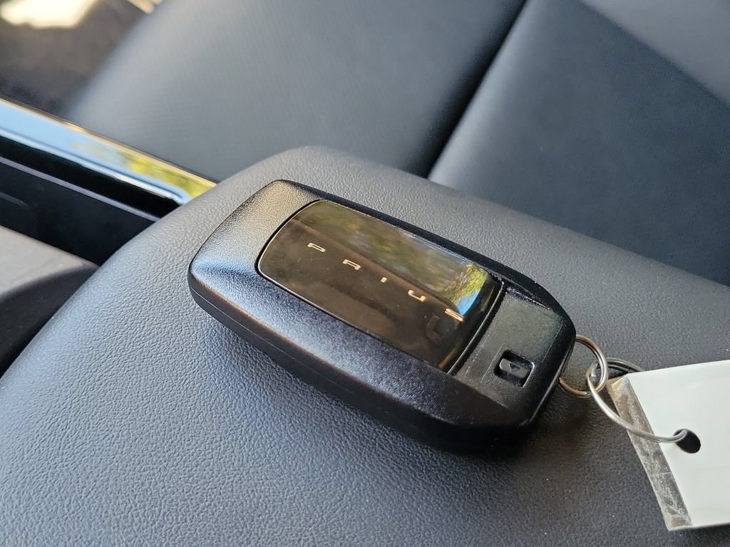 Used 2025 Toyota Prius Limited FWD image 37