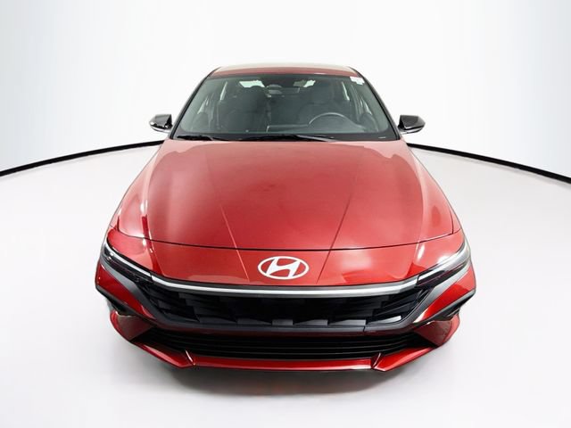 Certified 2025 Hyundai Elantra Sport FWD image 2