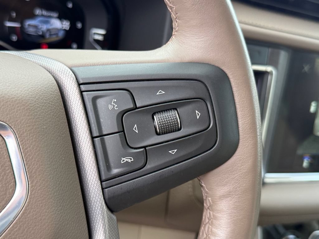Used 2023 GMC Yukon Denali AWD/4WD image 18