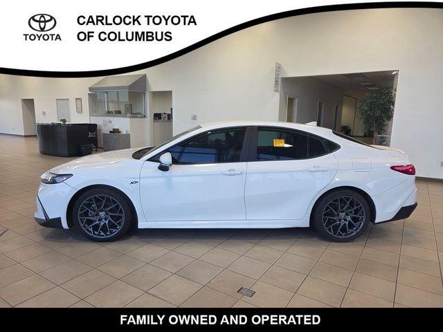 Used 2025 Toyota Camry SE w/ Convenience Package FWD image 2