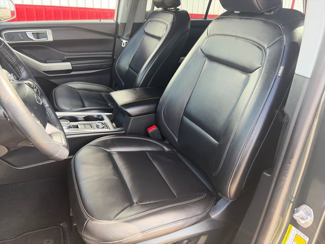Used 2023 Ford Explorer XLT w/ Equipment Group 202A AWD/4WD image 37