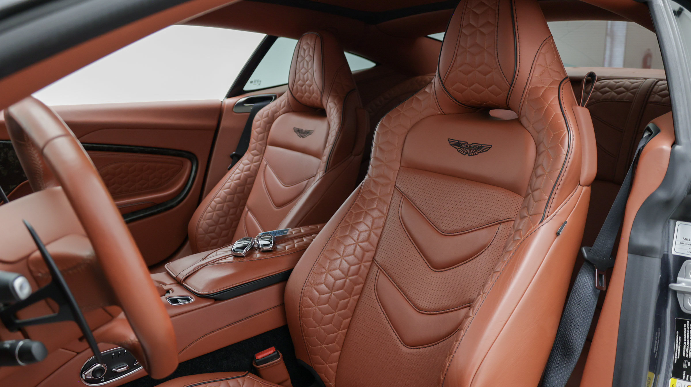 Used 2019 Aston Martin DBS Superleggera RWD image 54
