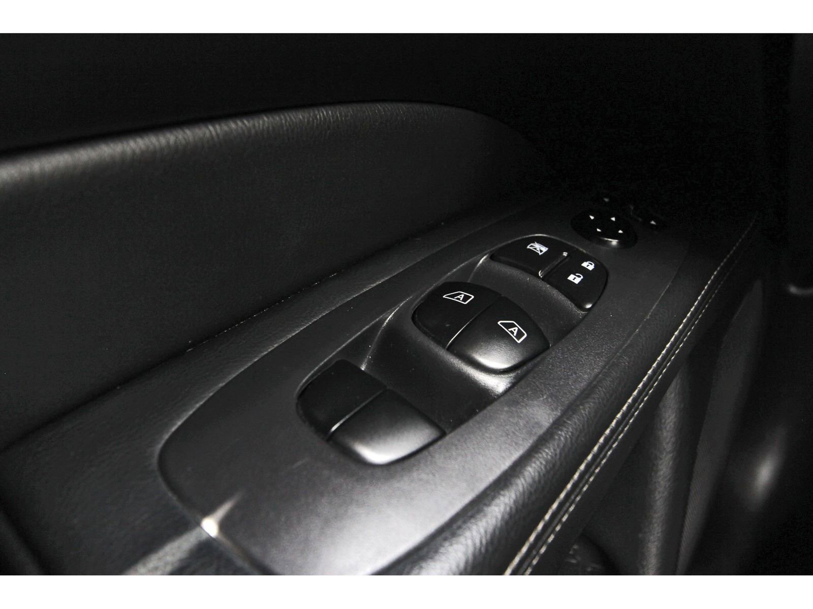 Used 2019 Nissan Pathfinder Platinum FWD image 25