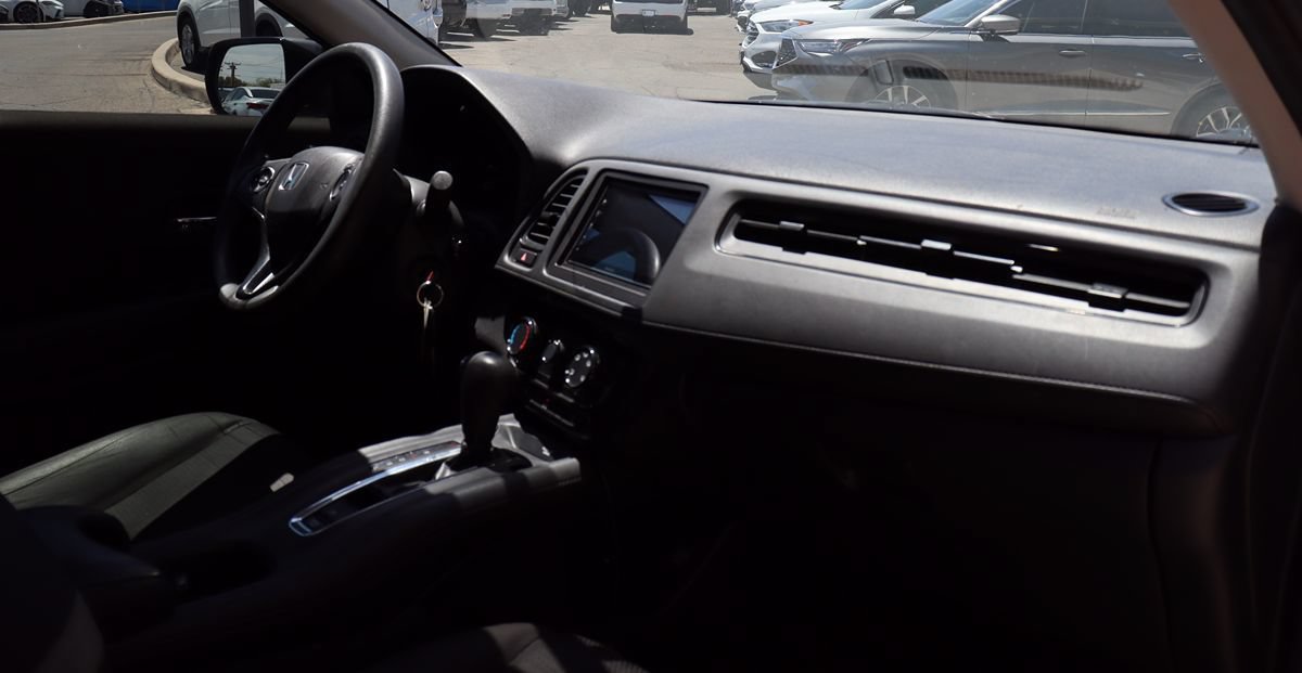 Used 2020 Honda HR-V LX image 35