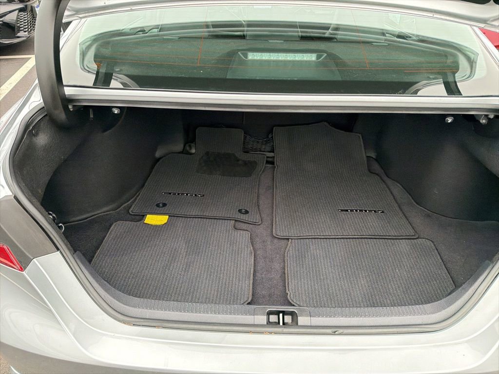 Used 2023 Toyota Camry SE image 18