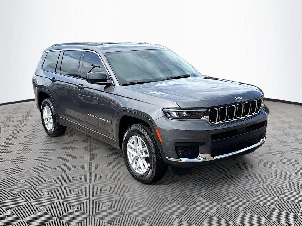 Used 2025 Jeep Grand Cherokee L Laredo RWD image 4