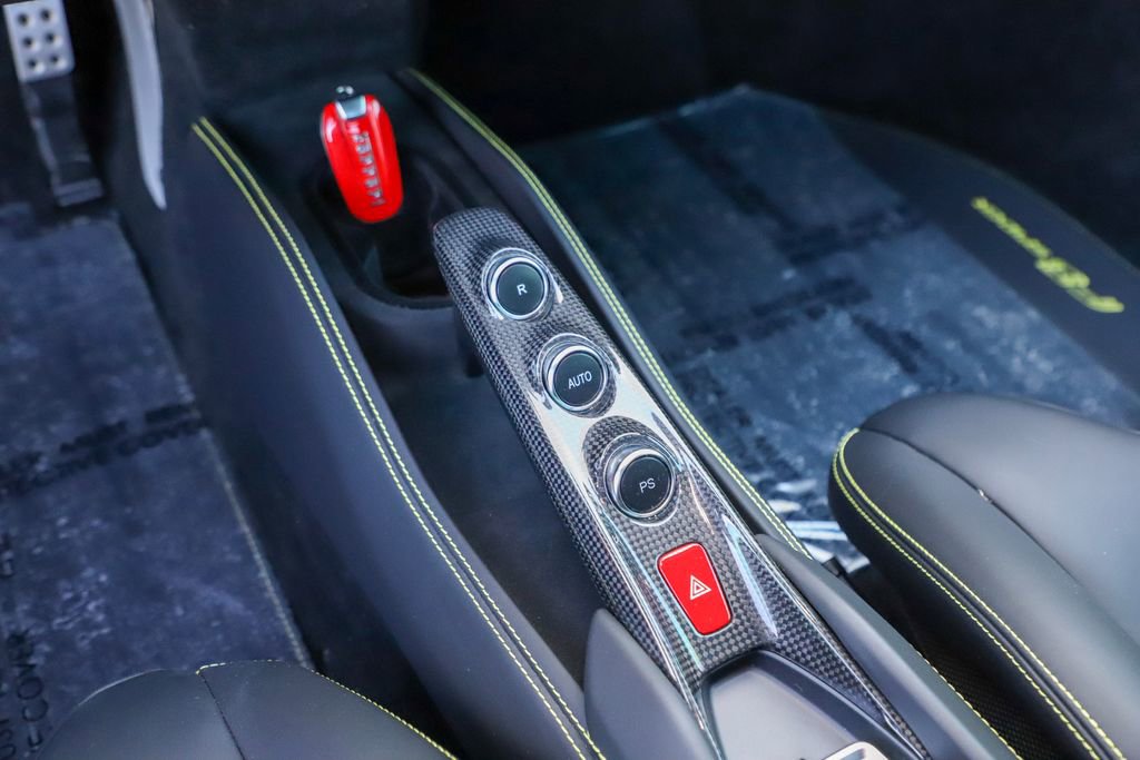 Certified 2022 Ferrari F8 Tributo RWD image 25