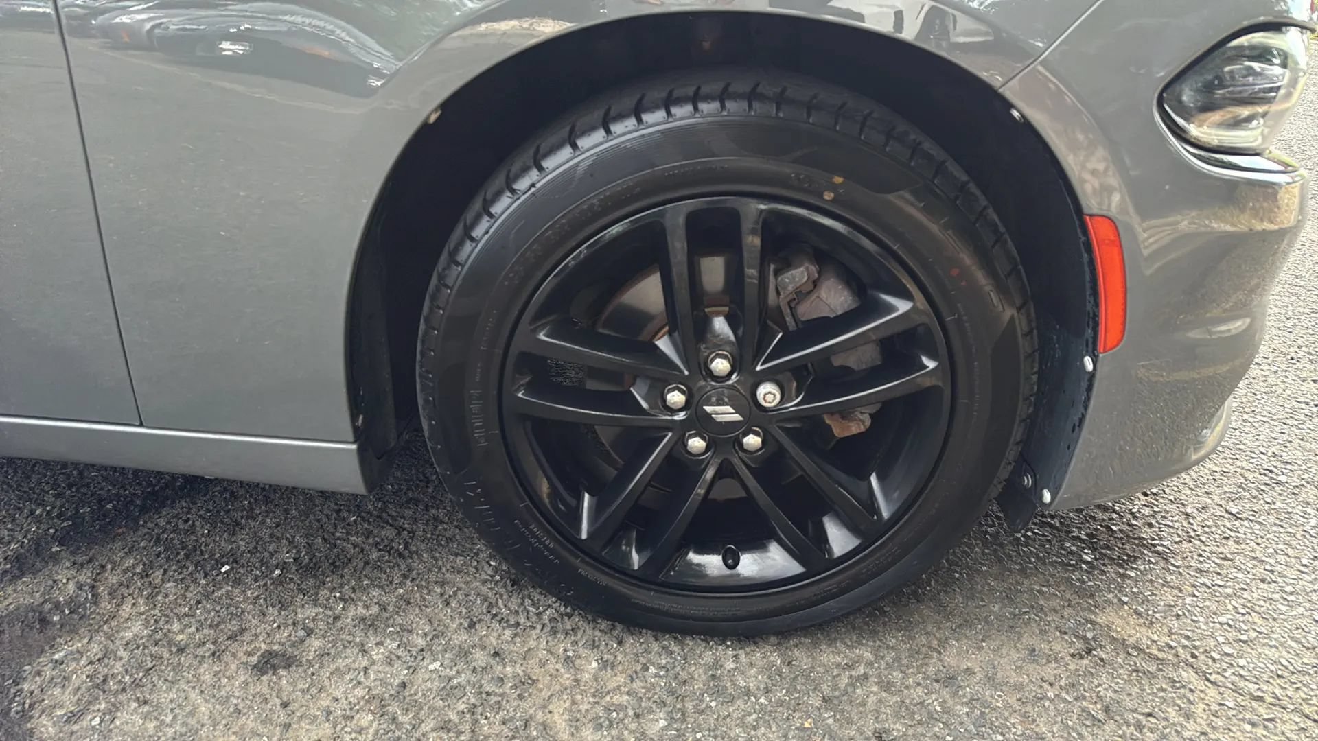 Used 2019 Dodge Charger SXT w/ Blacktop Package AWD/4WD image 12