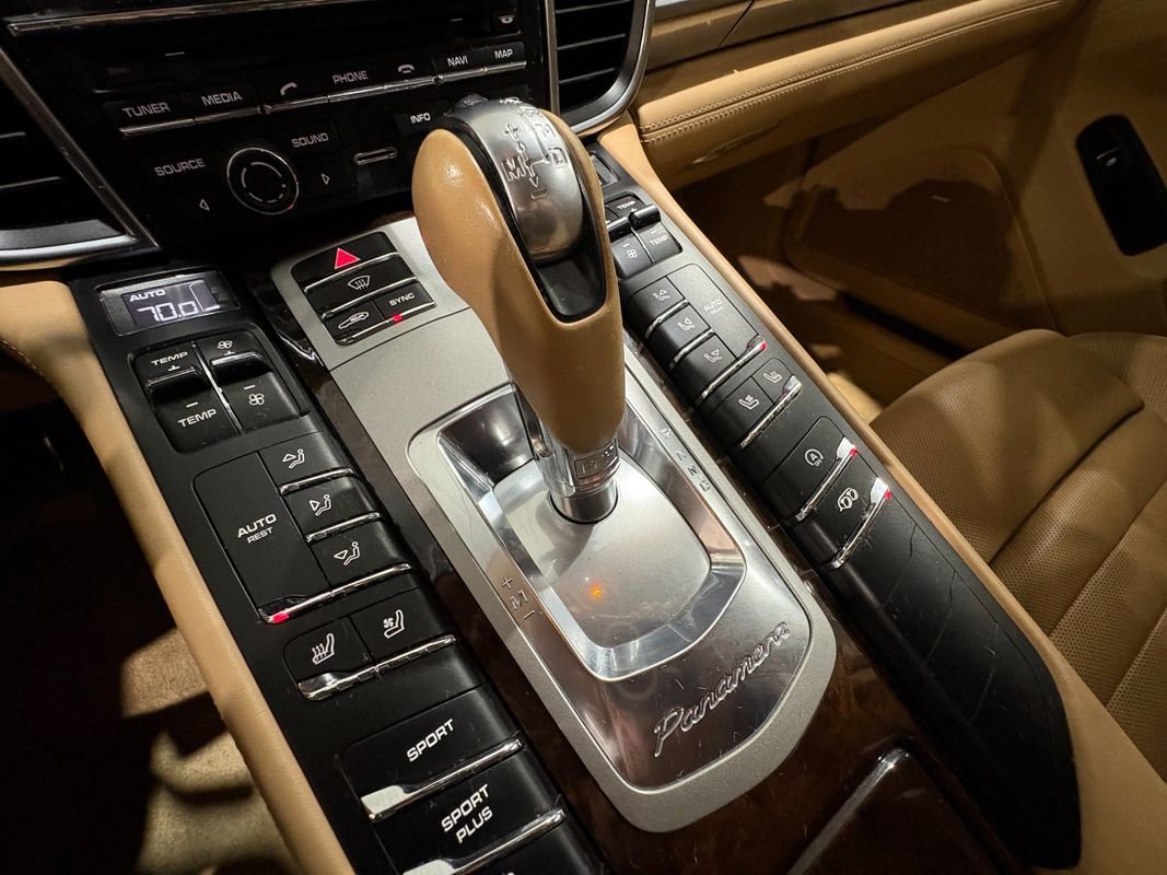 Used 2015 Porsche Panamera GTS w/ Premium Package Plus image 27