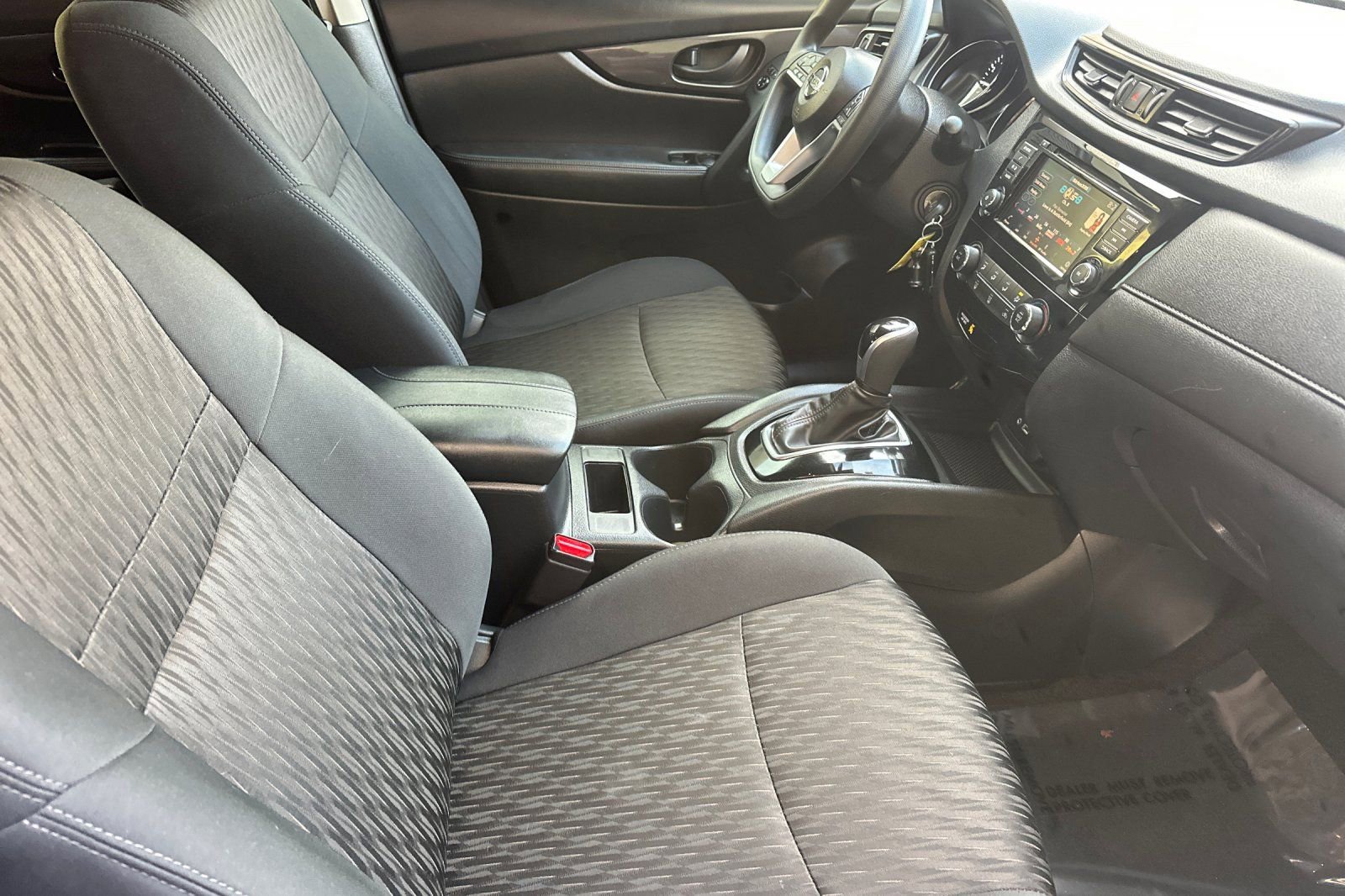 Used 2020 Nissan Rogue S image 18