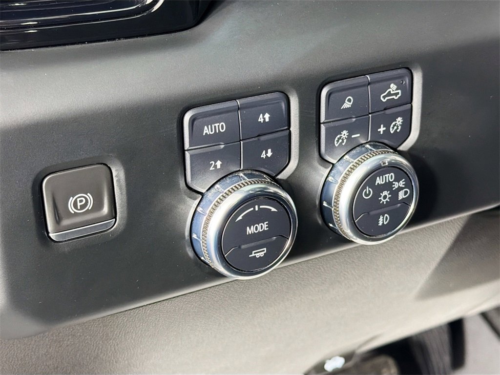 Used 2022 GMC Sierra 1500 AT4 w/ AT4 Premium Package image 10