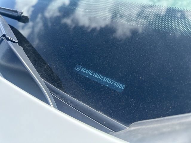 Used 2025 Chrysler Pacifica Select image 25