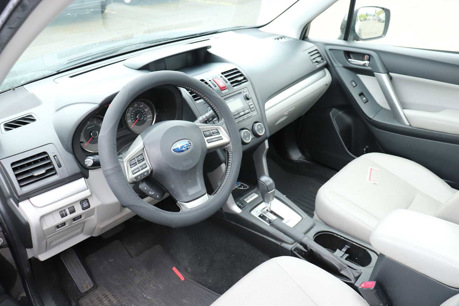 Used 2015 Subaru Forester 2.5i Limited AWD/4WD image 10
