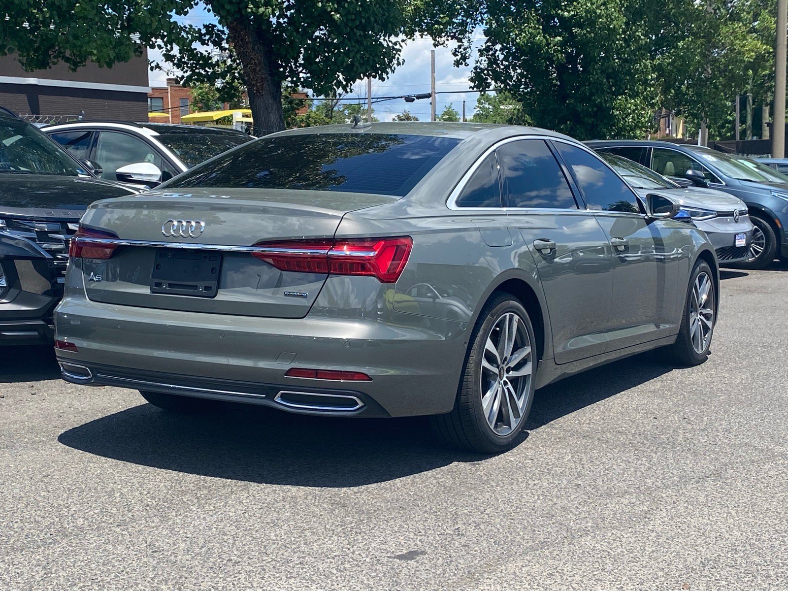 Used 2023 Audi A6 Premium Plus w/ Premium Plus Package AWD/4WD image 3