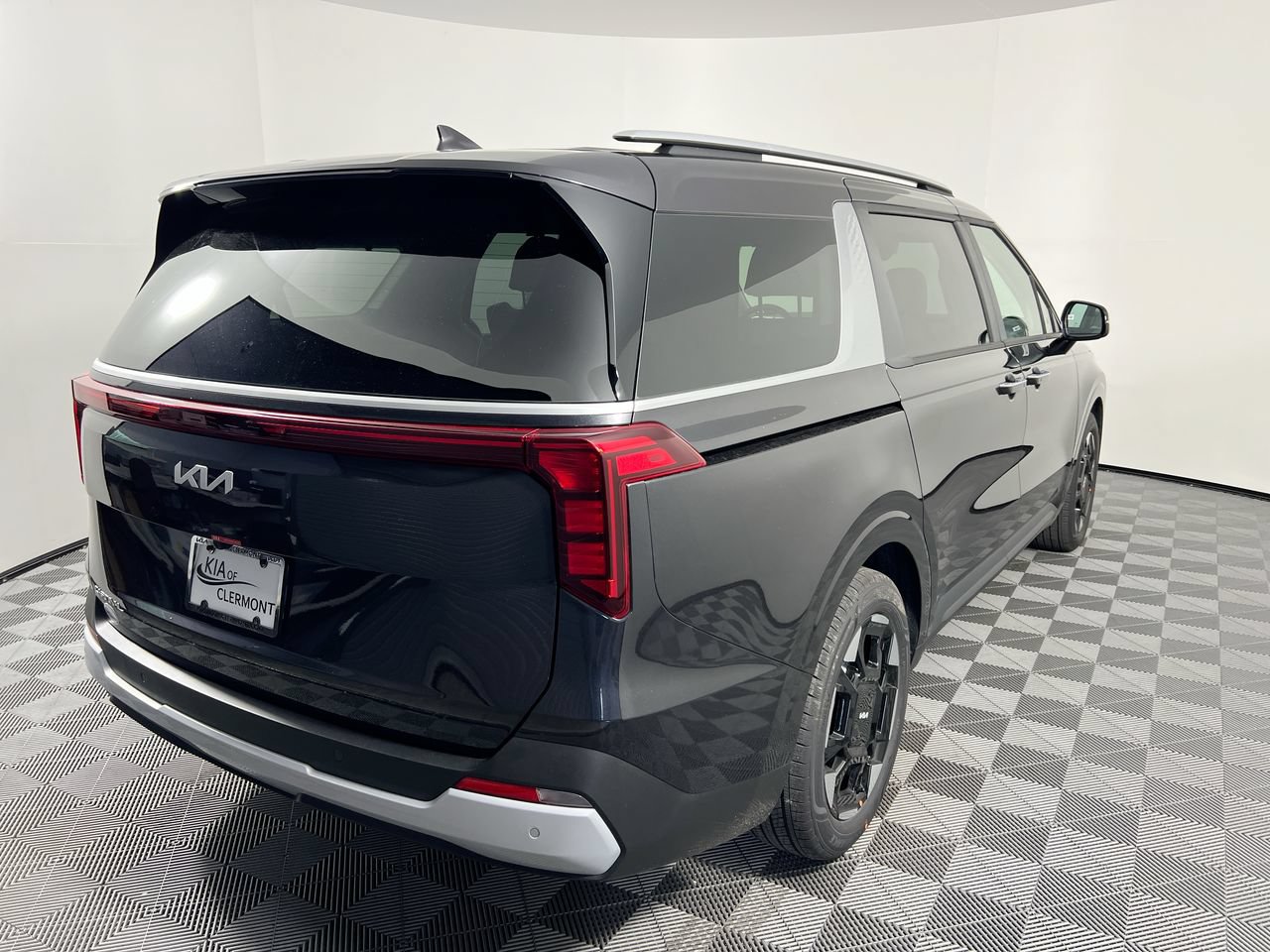 New 2026 Kia Carnival EX FWD image 3