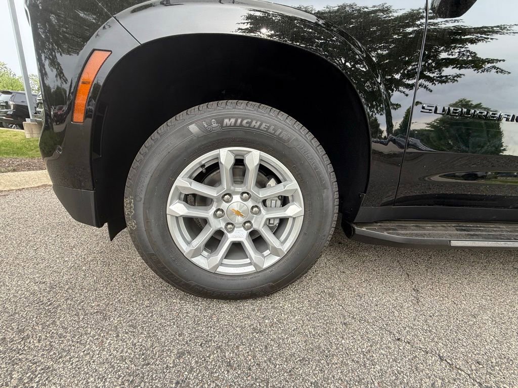 New 2026 Chevrolet Suburban LT w/ Comfort Package AWD/4WD image 36