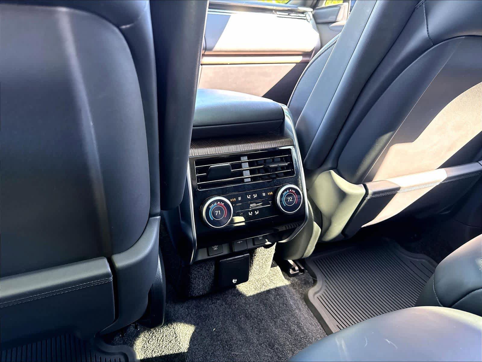 Used 2023 Land Rover Range Rover Autobiography AWD/4WD image 36