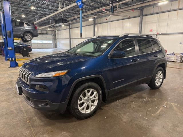 Used 2018 Jeep Cherokee Latitude Plus w/ Cold Weather Group image 2