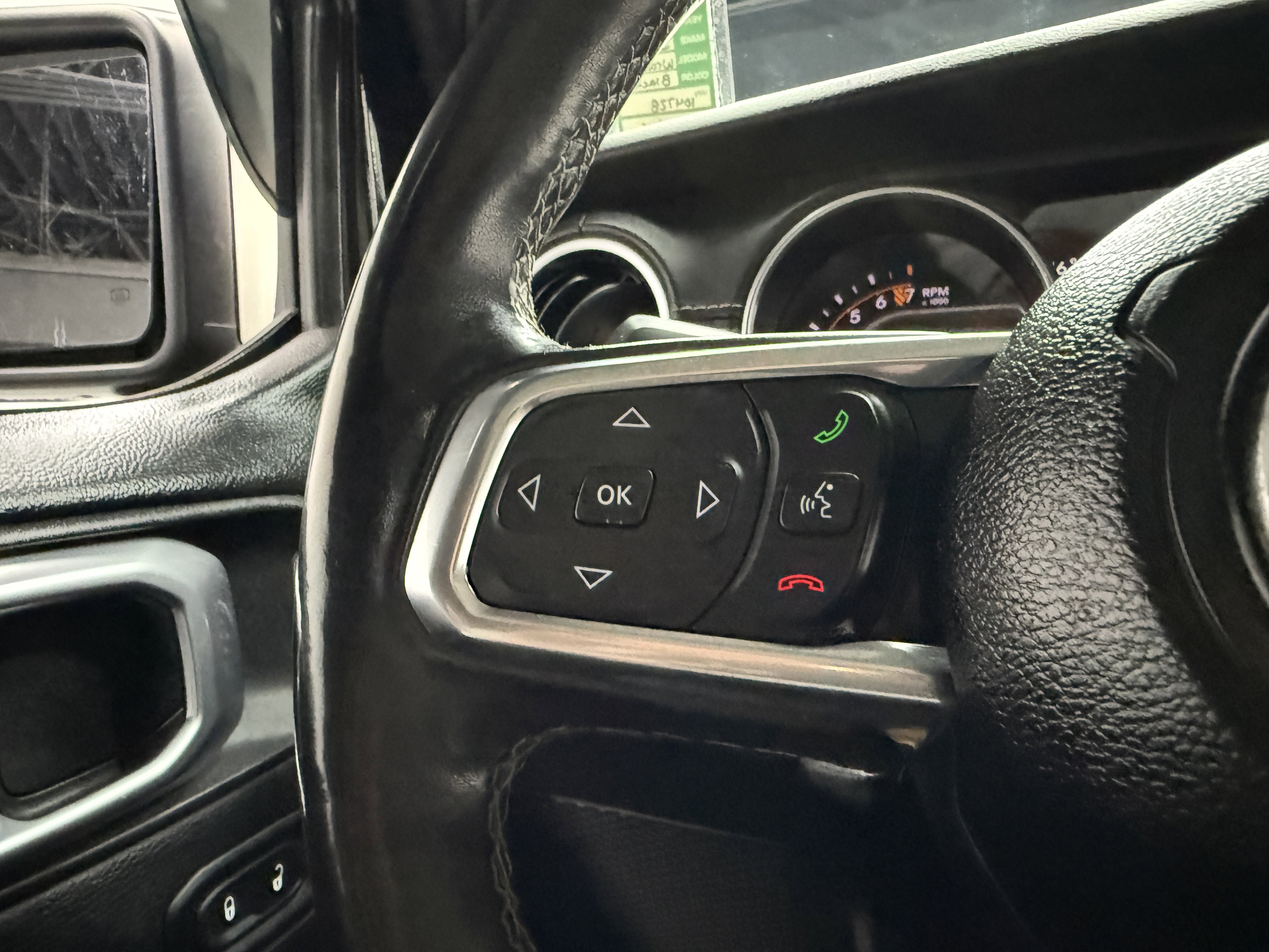 Used 2018 Jeep Wrangler Unlimited Sahara w/ Uconnect 4C Nav & Sound Group AWD/4WD image 14